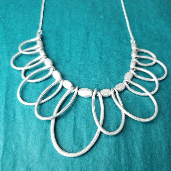 2/25$ Lucky Brand silver tone hollow necklace - Picture 1 of 3